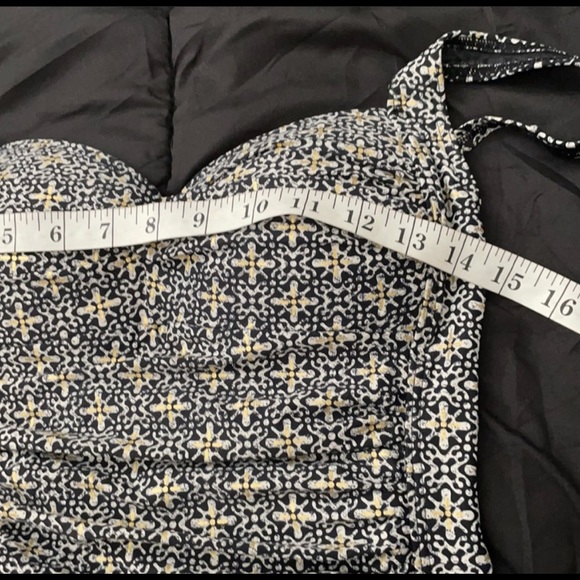 Nip Tuck One Piece Swim Size 6 - Picture 10 of 10